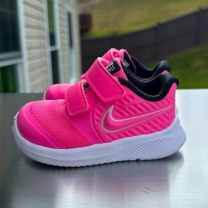 Baby Girl Size 4 Nike Go Fast Shoes
